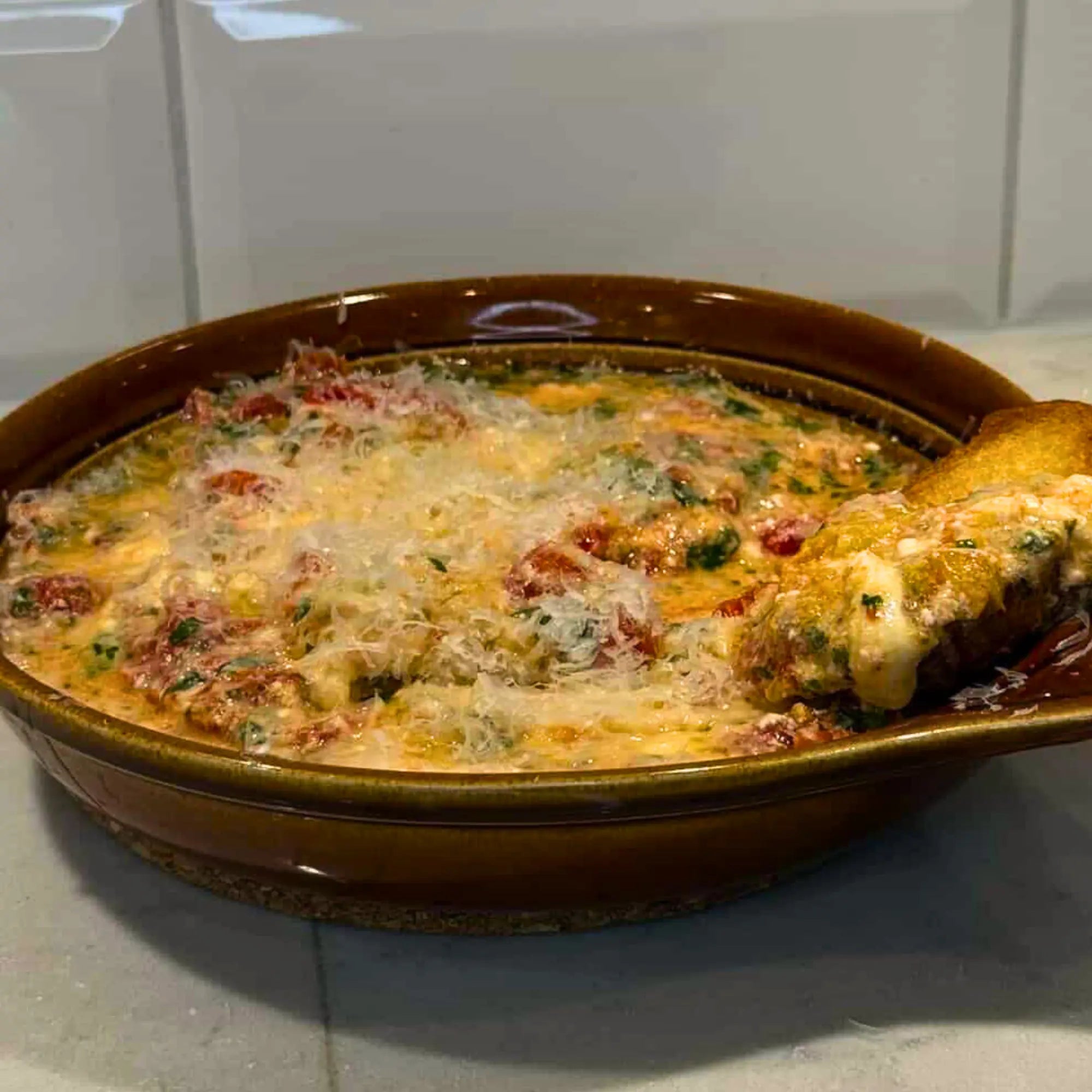 Krämig ugnsrostade tomatdip – enkel & smakrik